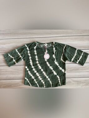 Umgee Tie-Dye Shirt Green Medium  NWT